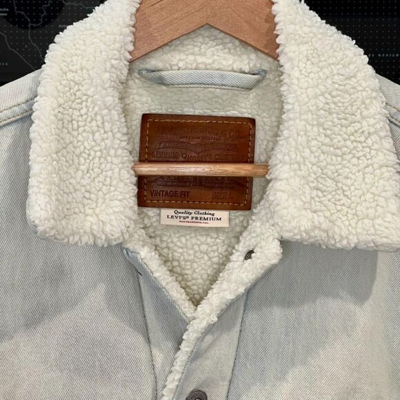 Levi's - Vintage Fit Fleece Denim Trucker Jacket - Dry Ice - Picture 3 of 7